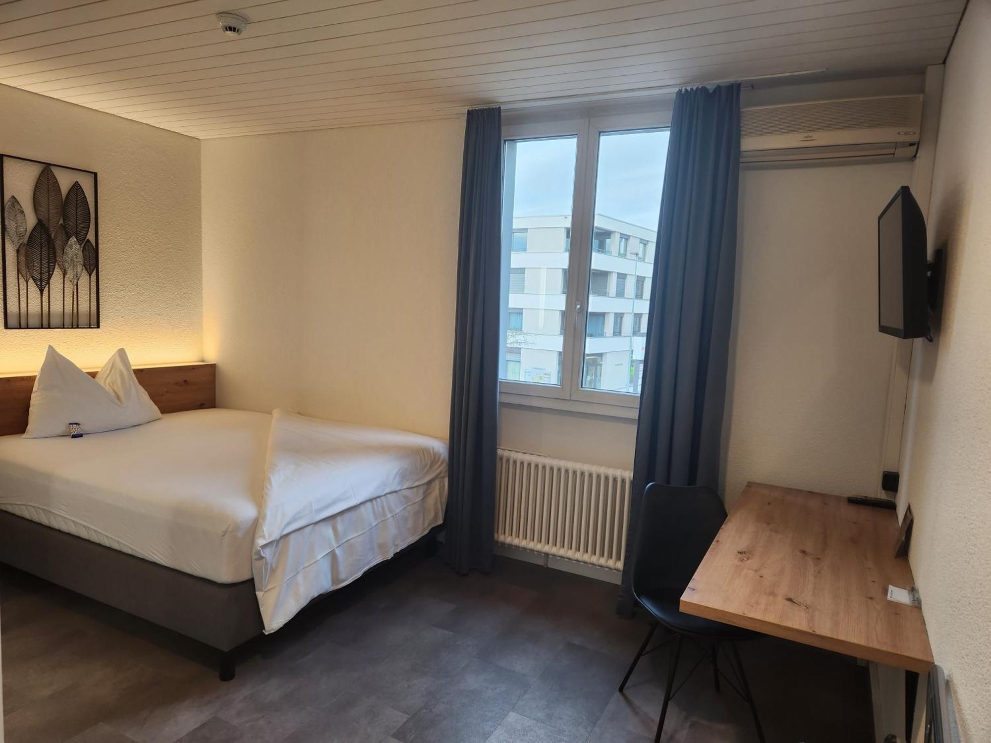Hotel Baeren Suhr Aarau Bagian luar foto